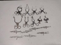 LOT OF RETRACTORS