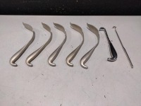 LOT OF RETRACTORS