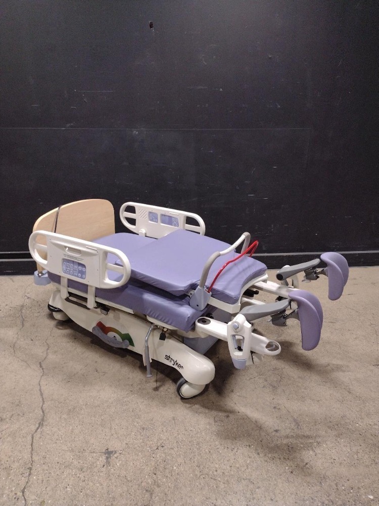 STRYKER LD304 BIRTHING BED
