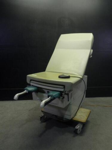 RITTER/MIDMARK 222 POWER EXAM TABLE WITH FOOT CONTROL