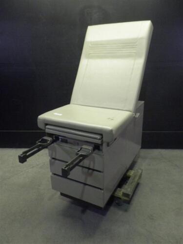 RITTER/MIDMARK 104 EXAM TABLE