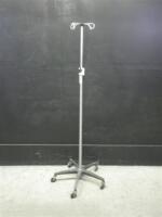 IV POLE ON ROLLING STAND