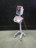 MINDRAY DATASCOPE ACCUTORR V PATIENT MONITOR ON ROLLING STAND