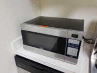 OSTER MICROWAVE