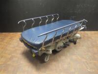 STRYKER 1015 BIG WHEEL STRETCHER