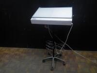 MAXANT X-RAY VIEW BOX ON ROLLING STAND