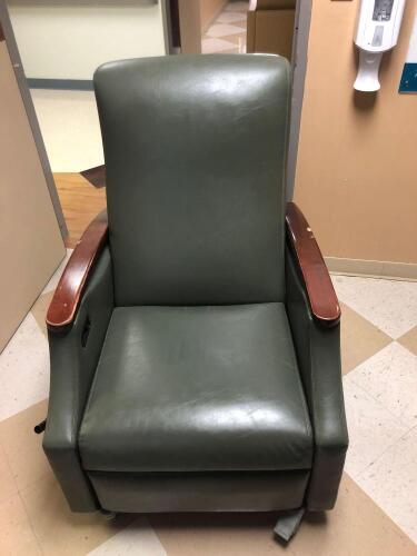 GREEN PATIENT RECLINER