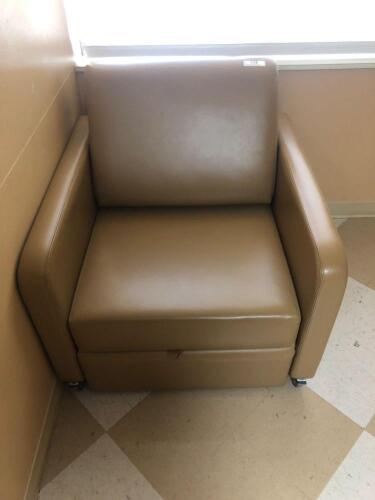 STRYKER MEDICAL PROSOURCE TAN PATIENT ROOM CONVERTIBLE SLEEPER/CHAIR