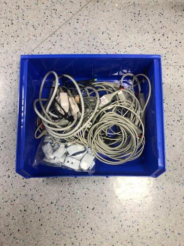 LOT OF MONITOR ACCESSORIES