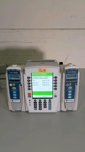 BD 8015 ALARIS PCU INFUSION PUMP WITH (2) 8100 ALARIS PUMP MODULES