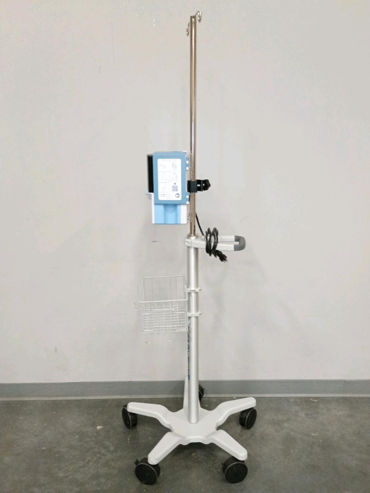 VAPOTHERM PRECISION FLOW PLUS RESPIRATORY THERAPY UNIT ON ROLLING STAND