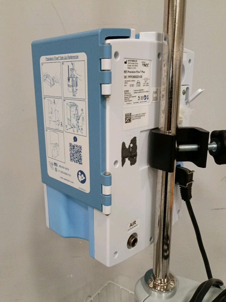 VAPOTHERM PRECISION FLOW PLUS RESPIRATORY THERAPY UNIT ON ROLLING STAND