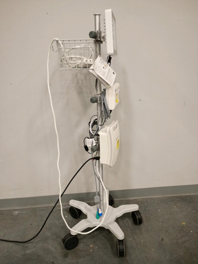 EDWARDS LIFESCIENCES EV1000M PATIENT MONITOR WITH EV1000 DATA BOX, PUMP ...