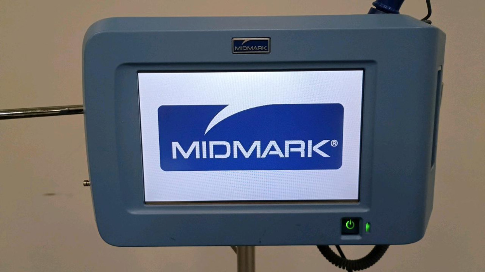MIDMARK IQVITALS VITAL SIGNS MONITOR WITH TELEWEIGH SCALE ON ROLLING STAND
