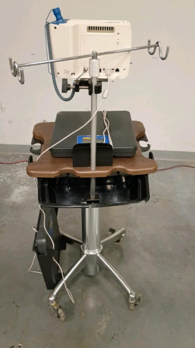 MIDMARK IQVITALS VITAL SIGNS MONITOR WITH TELEWEIGH SCALE ON ROLLING STAND