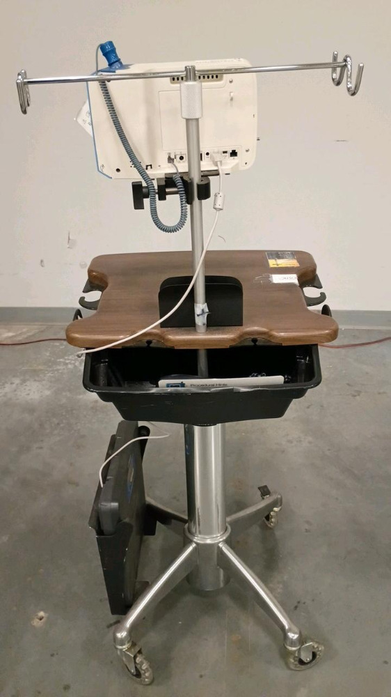 MIDMARK IQVITALS VITAL SIGNS MONITOR WITH TELEWEIGH SCALE ON ROLLING STAND