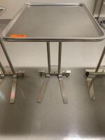 MAC MEDICAL DUAL POST / FOOT OPERATED LARGE MAYO STAND