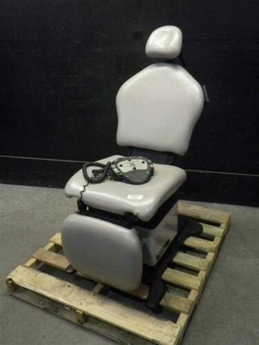 MIDMARK 419 POWER EXAM CHAIR WITH FOOT CONTROL