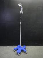 PEDIGO IV POLE ON ROLLING STAND