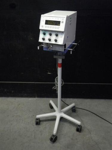 DRAGER BABYLOG 8000 PLUS VENTILATOR ON ROLLING STAND