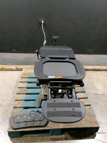 MIDMARK 630 POWER EXAM CHAIR