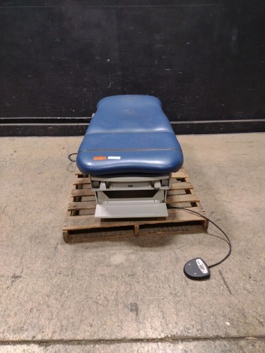 MIDMARK 622 POWER EXAM TABLE