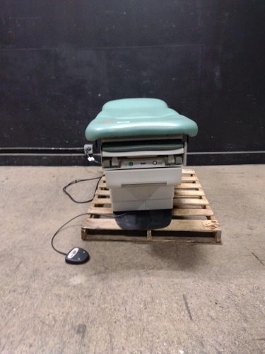 MIDMARK 622 POWER EXAM TABLE