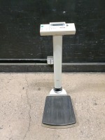 SECA DIGITAL PATIENT SCALE