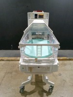 GE GIRAFFE OMNIBED INFANT INCUBATOR