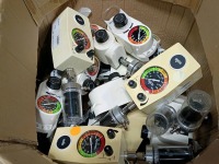 LOT OF OXYGEN REGULATORS