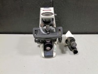 NIKON ECLIPSE E200 LAB MICROSCOPE WITH 4 OBJECTIVES (10X, 40X, 50X, 100X)