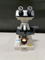 NIKON LAB MICROSCOPE WITH 4 OBJECTIVES