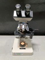 SEILER MICROLUX II LAB MICROSCOPE WITH 4 OBJECTIVES