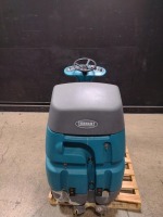 TENNANT T7 FLOOR SCRUBBER