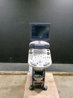 GE VOLUSON P8 ULTRASOUND MACHINE (SERIAL # 246685SU2) (DOM: 2/2014)(OPTIONS: 3D/4D ADVANCED, DICOM, BT ACTIVATION) (13.00 SOFTWARE VERSION) (ID# 3)