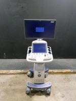 GE LOGIQ P7 ULTRASOUND MACHINE (SERIAL # 500162SU7) (DOM:7/2016) (OPTIONS: DICOM, SCAN ASSISTANT, LOGIQVIEW, ONBOARD REPORTING, AUTOIMT, BFLOW) (R1.0.5 SOFTWARE VERSION) (ID# 43)