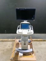 GE LOGIQ P7 ULTRASOUND MACHINE (SERIAL# 317582SU5) (DOM: 2/2016) (OPTIONS: DICOM, SCAN ASSISTANT, LOGIQVIEW, ONBOARD REPORTING, AUTOIMT, BFLOW) (R1.0.5 SOFTWARE VERSION) (ID# 18)