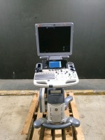 GE LOGIQ S7 PRO ULTRASOUND MACHINE (SERIAL # 500280SU1) (DOM: 12/2015) (OPTIONS: DICOM, SCAN ASSISTANT, LOGIQVIEW, ONBOARD REPORTING, 4D, BFLOW) (R2.0.4 SOFTWARE VERSION) (ID# 39)