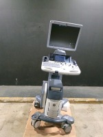 GE LOGIQ S7 PRO ULTRASOUND MACHINE (SERIAL # 297899SU7) (DOM: 7/2015) (OPTIONS: DICOM, SCAN ASSISTANT, LOGIQVIEW, ONBOARD REPORTING, 4D, BFLOW) (R1.0.7 SOFTWARE VERSION) (ID# 65)