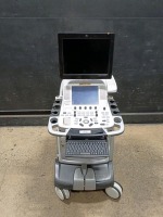 GE VIVID E9 ULTRASOUND MACHINE (SERIAL# VE99696) (DOM: 7/2015)
