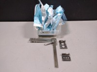 LOT OF RETRACTORS (PEEL PACKS)