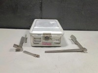 FINOCHIETTO RETRACTOR SET
