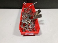 LOT OF RETRACTORS
