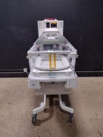 GE GIRAFFE OMNIBED INFANT INCUBATOR