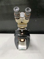 LEICA DME LAB MICROSCOPE WITH 4 OBJECTIVES