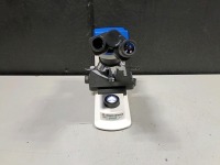 JENCO LAB MICROSCOPE WITH 4 OBJECTIVES