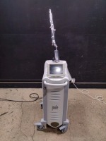 SCITON JOULE LASER SYSTEM (VOLTAGE: 200-240V~, FREQUENCY: 50/60 HZ, INPUT: 25A) (SERIAL# 16130-0601) (DOM: AUG. 2018)
