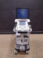 GE VIVID E9 ULTRASOUND MACHINE WITH 1 PROBE (C1-5) (SERIAL# VE96130) (DOM: 10/2013)