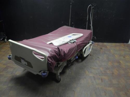 HILL-ROM TOTALCARE SPORT HOSPITAL BED