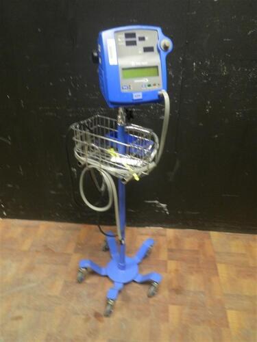 GE PRO 100V2 VITAL SIGN MONITOR ON ROLLING STAND